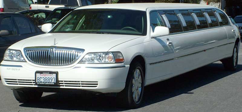 Baltimore Lincoln Town Car Limousine Ultra Stretch